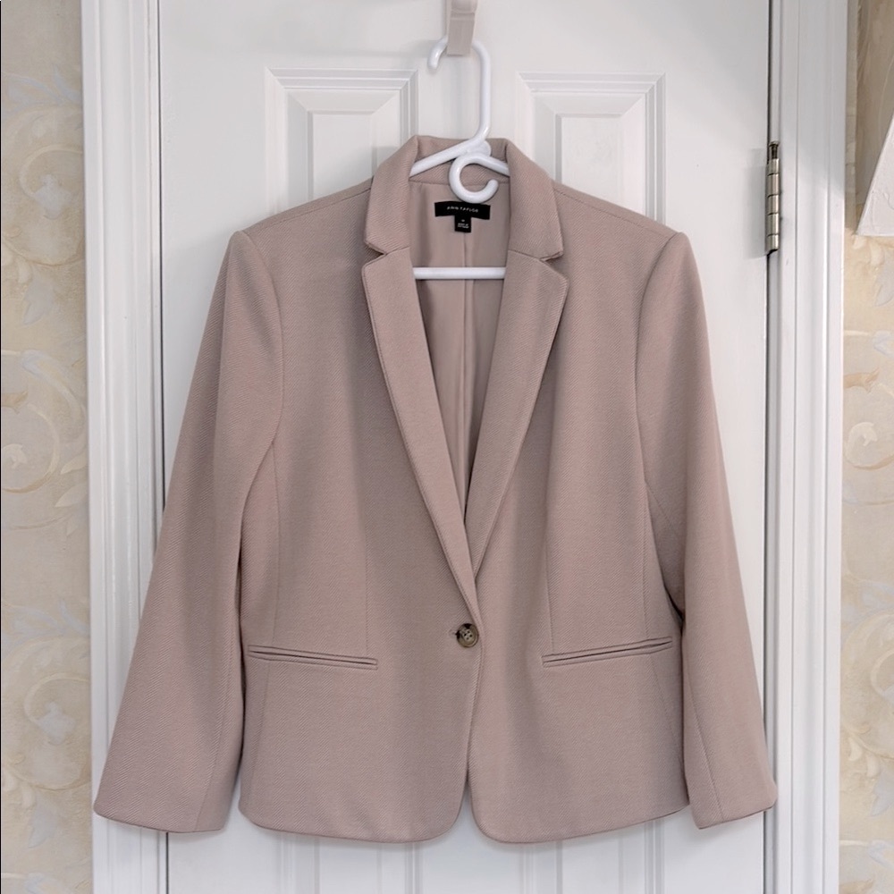 EUC Ann Taylor One-Button Cut Away Neutral Colored Blazer